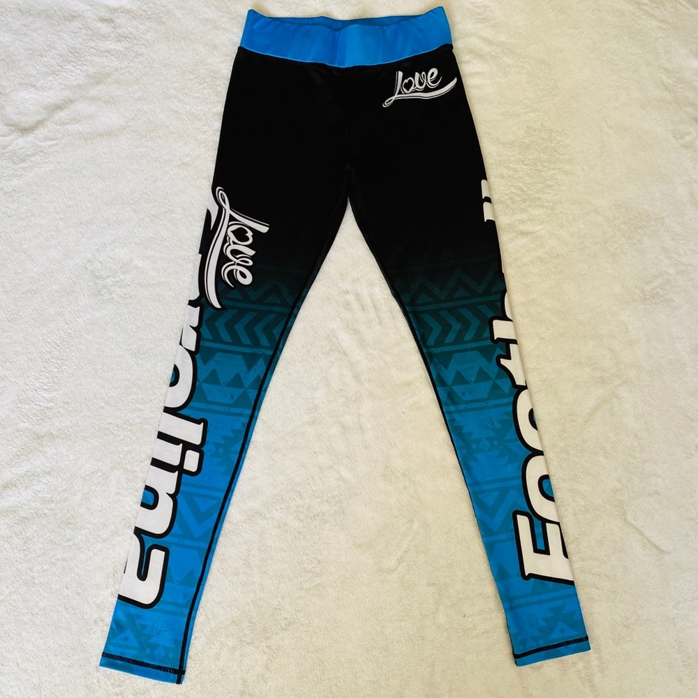 *NWOT* L💙VE Carolina Panthers Leggings